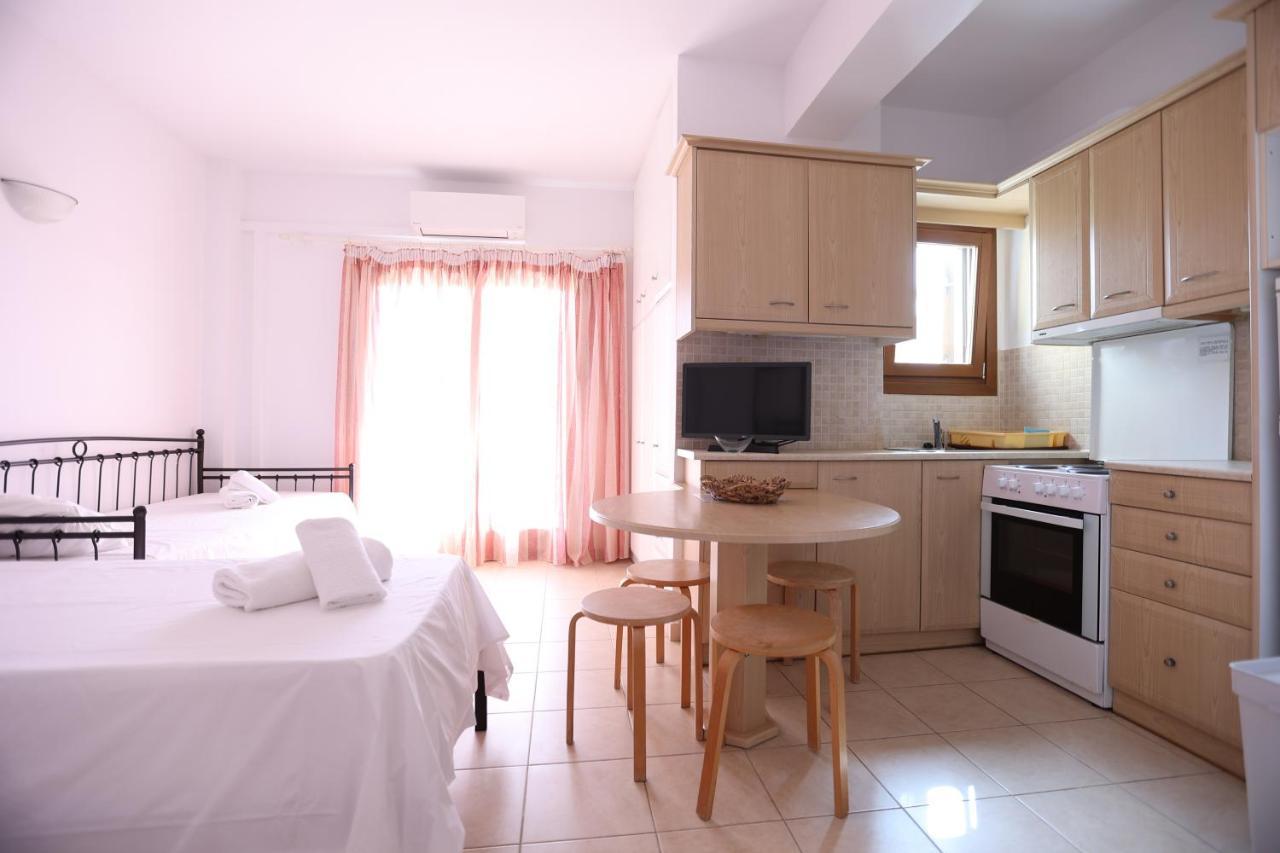 Seaside Gialova Apartment Pylos Exterior photo