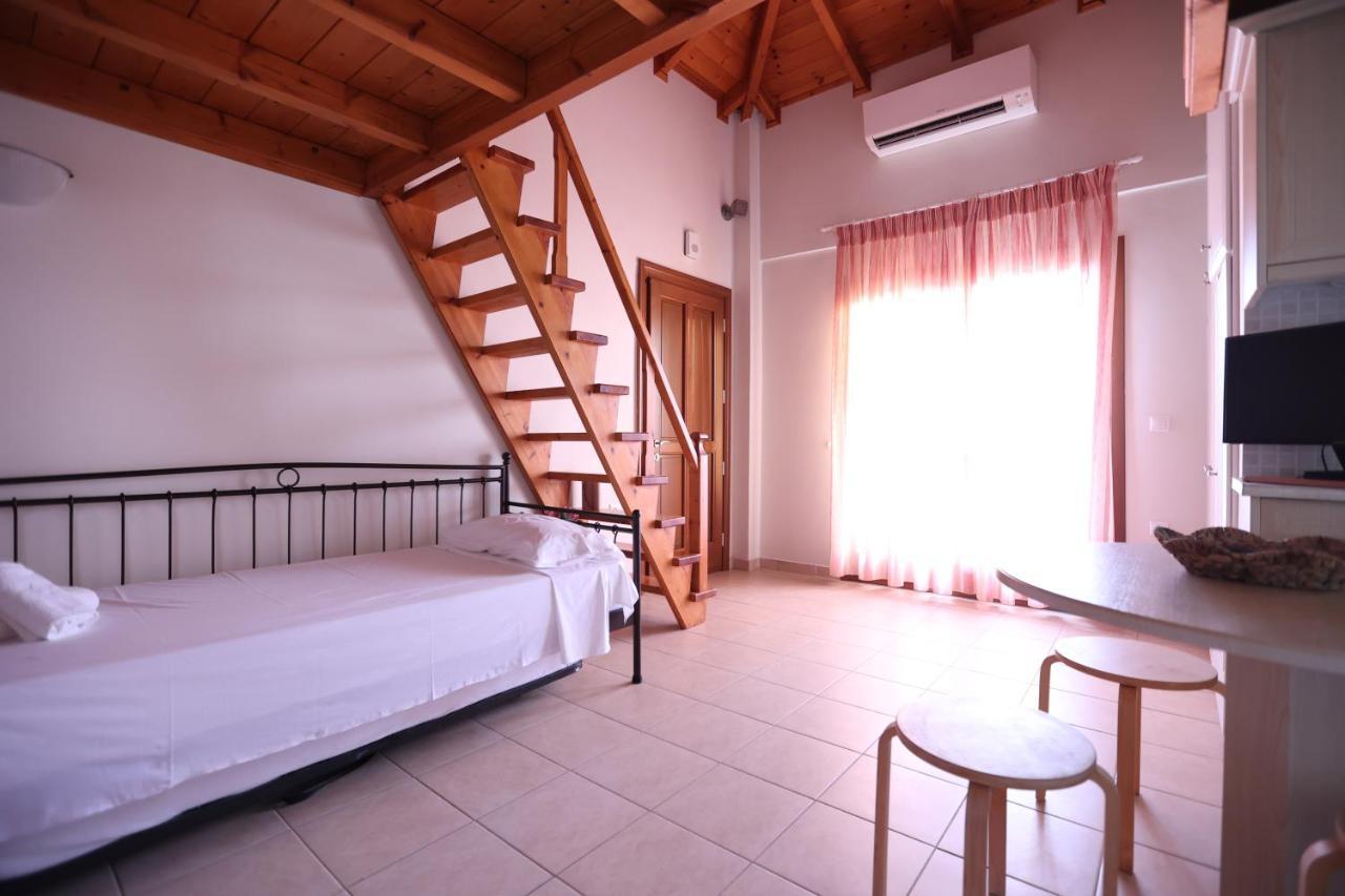 Seaside Gialova Apartment Pylos Exterior photo